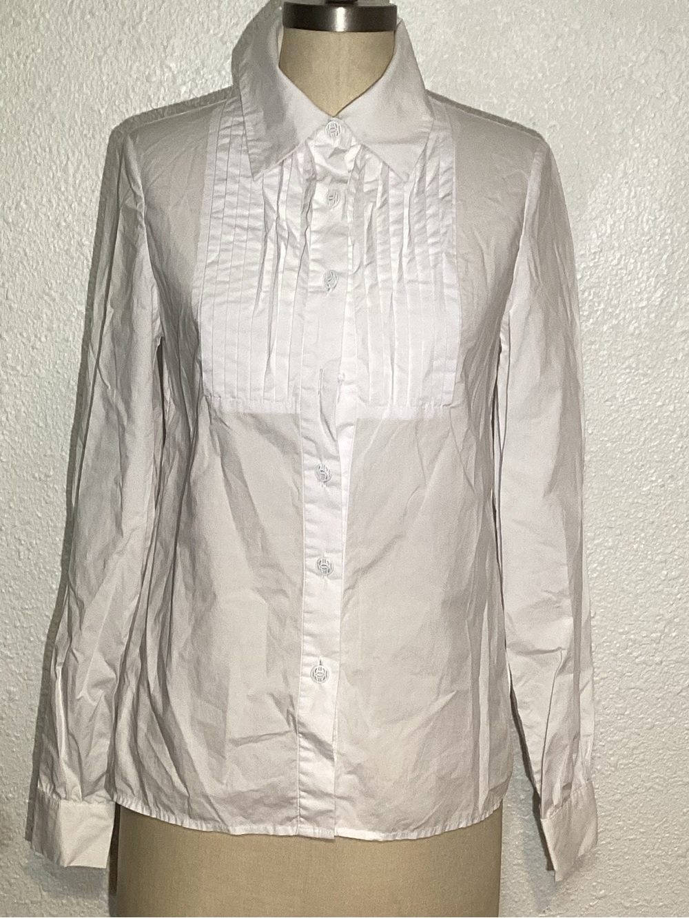 CHANEL vintage women’s Classic White Button-Up  blouse size 6